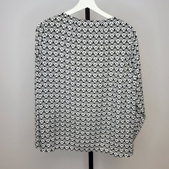 Spense  Geometric Top - Picture 4 of 6